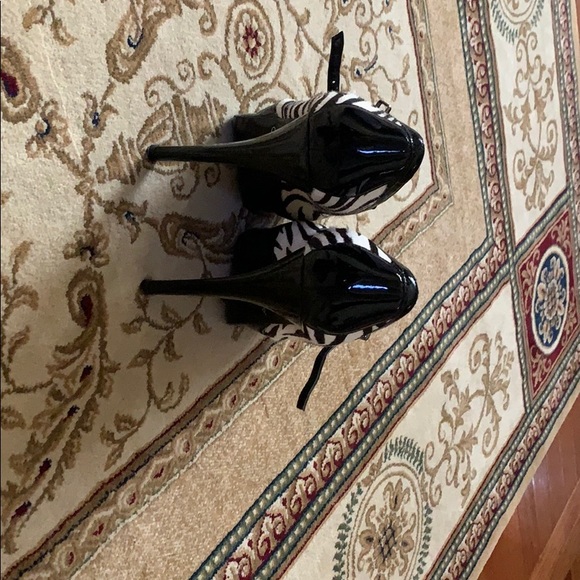 Aldo Mary Jane platform shoes. - Picture 4 of 5